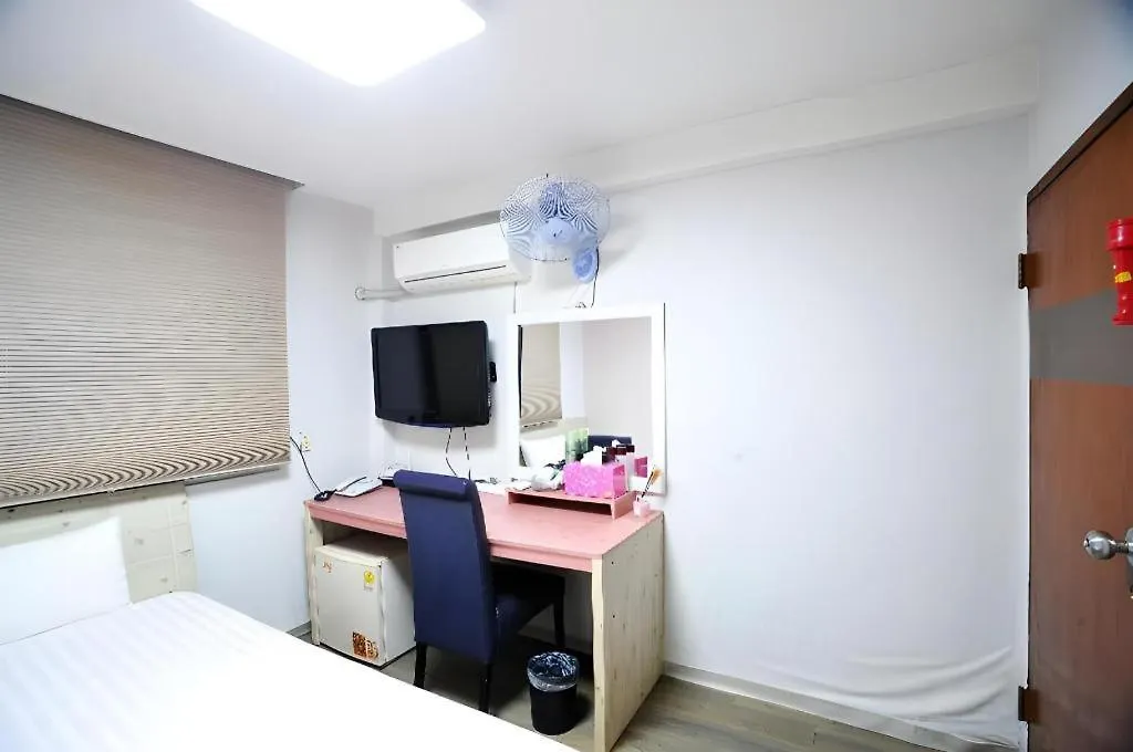 Goodstay Saewha Hostel Seoul South Korea
