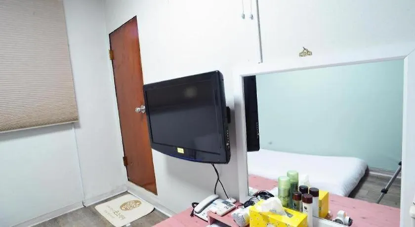 Goodstay Saewha Hostel Seoul